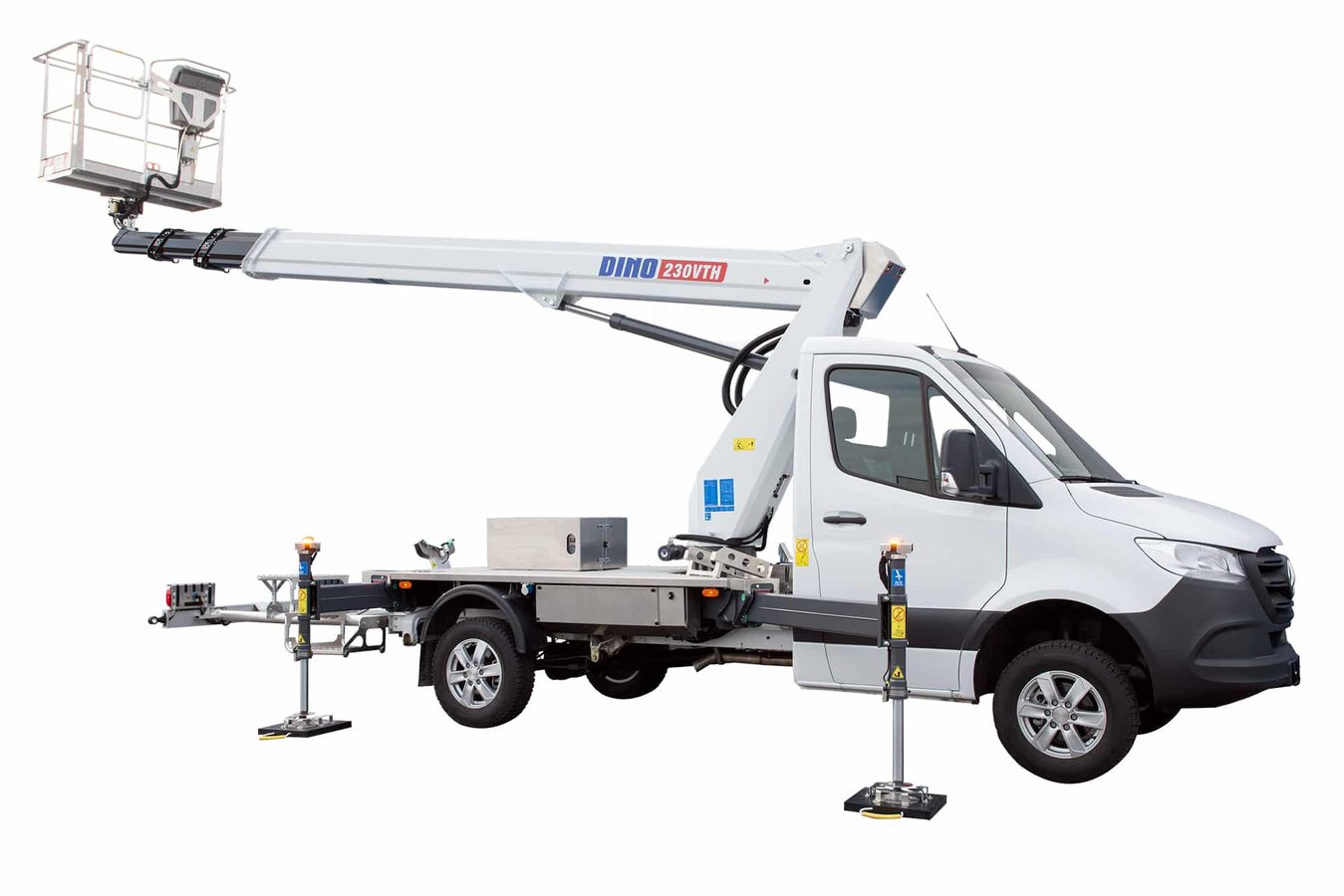 DINO-230VTH_cutout_hr