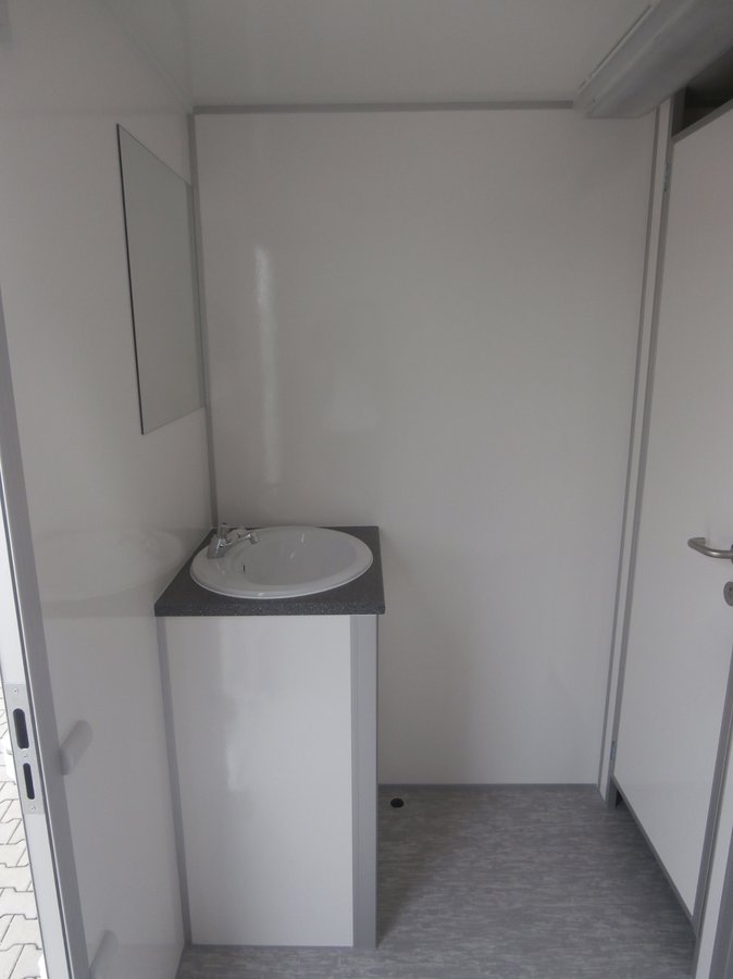 Toalettvogn med herre og dameavdeling