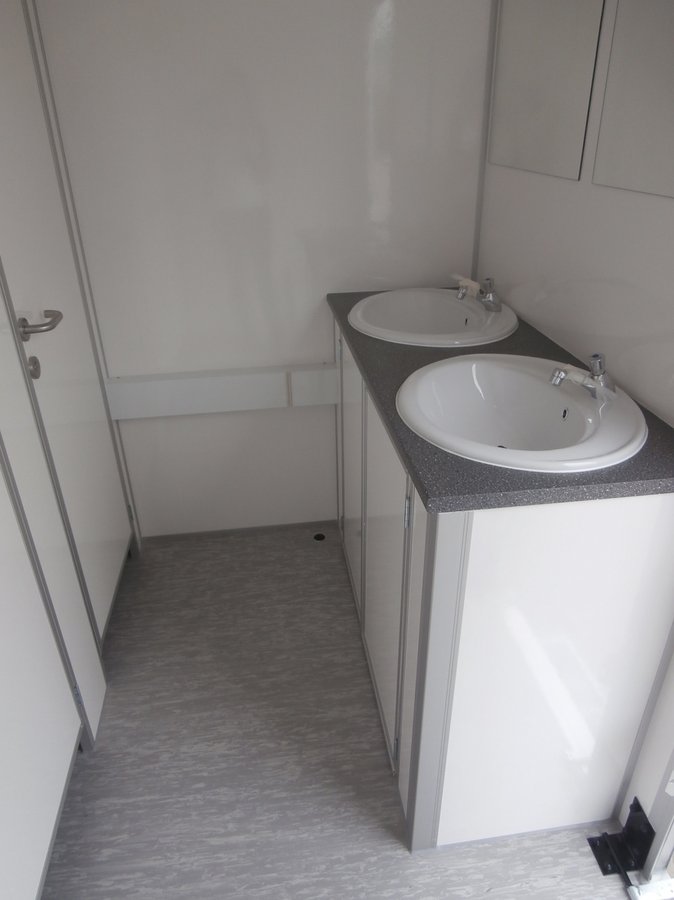 Toalettvogn med herre og dameavdeling