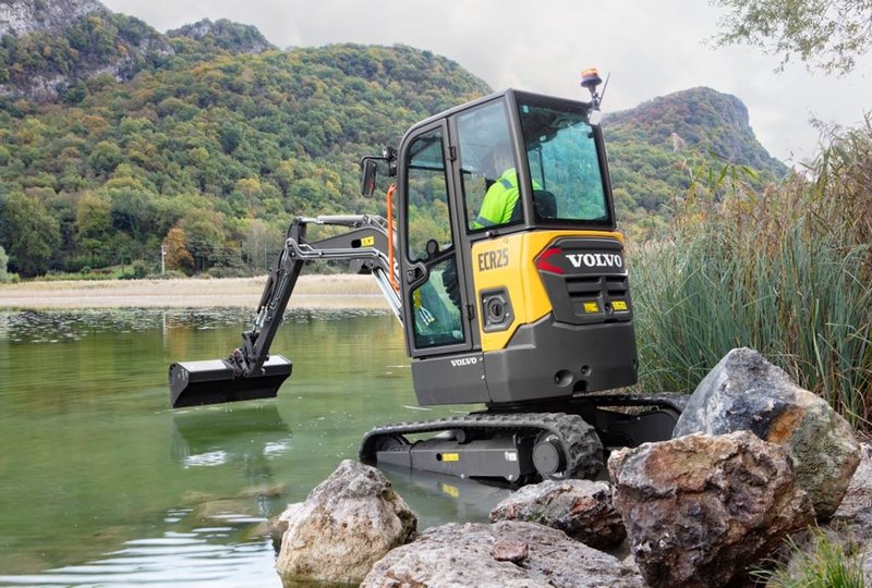 Volvo ECR25 elektrisk gravemaskin 1