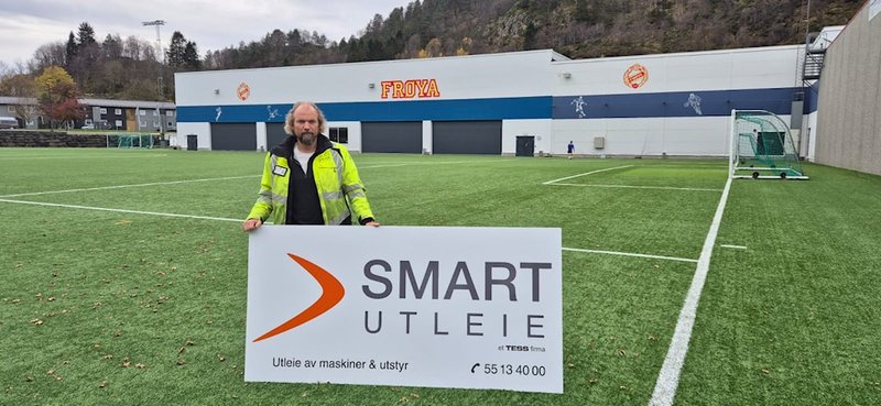 Smart Utleie sponser Frøya Fotball